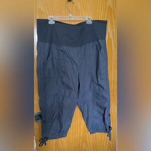 Calvin Klein Performance grey capri pants